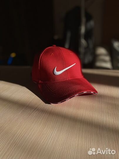 Бейсболки и кепки Nike