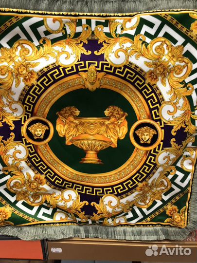 Подушки брендовые бархатные для мебели 50/50