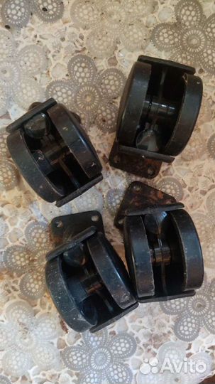 Мебельные ролики. Пылесос