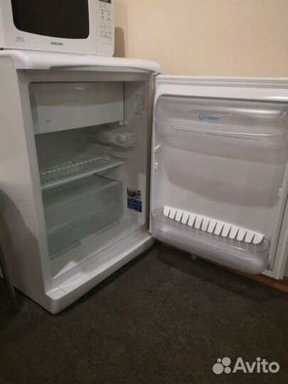 Холодильник indesit MT 08