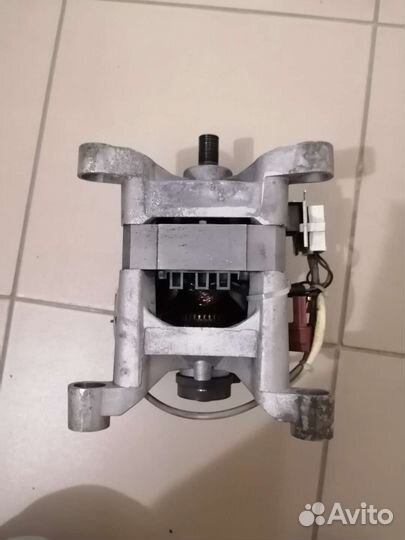 Двигататель стиральной машины indesit