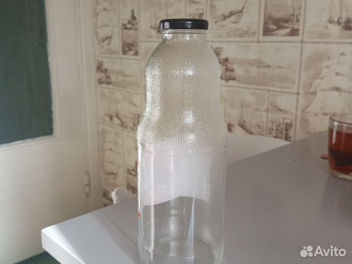 Стеклянная бутылка 1 л с крышкой