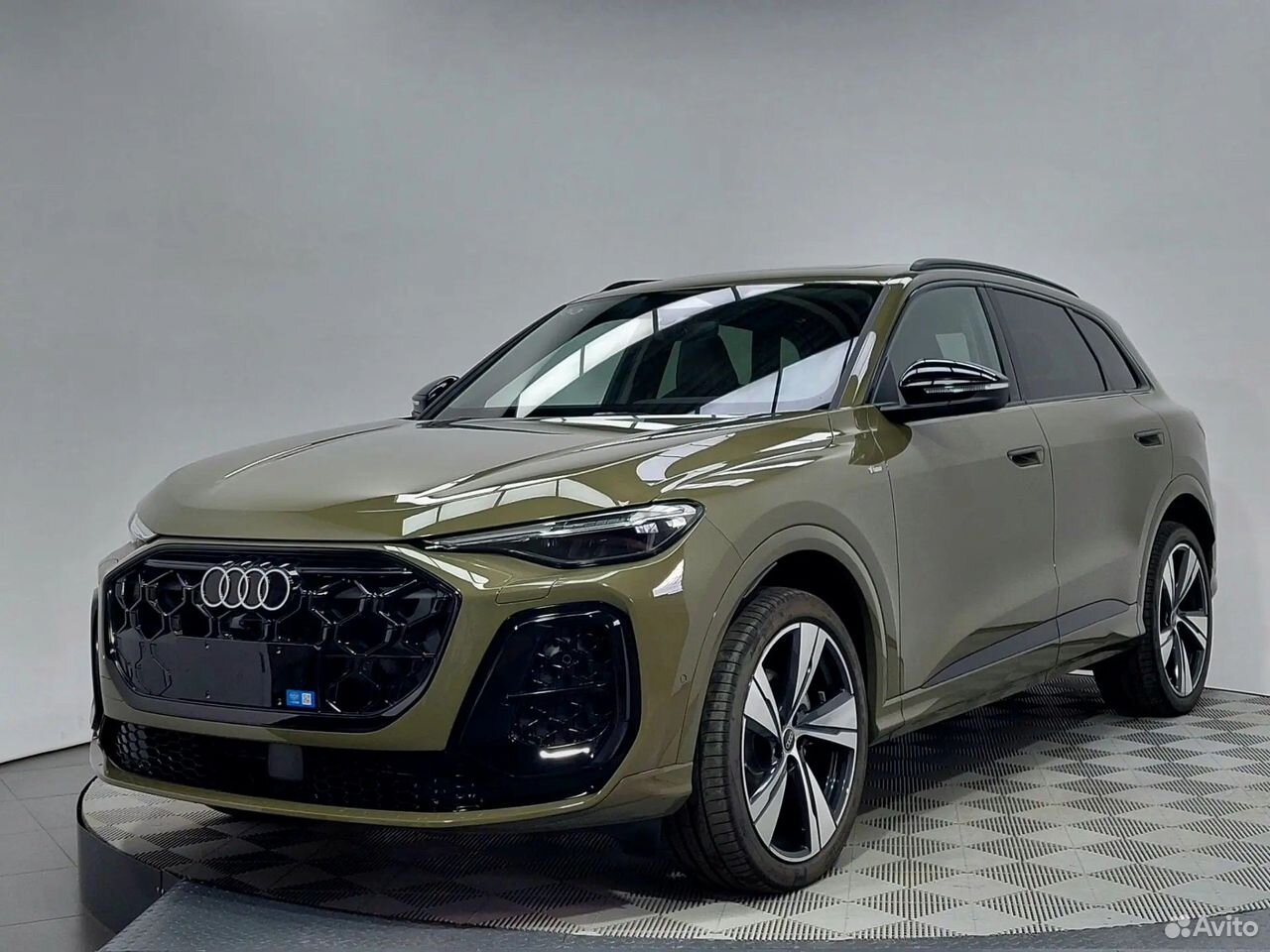 Audi Q5L 2.0 AMT, 2026