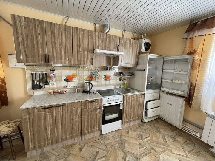 2-к. квартира, 60 м², 1/2 эт.