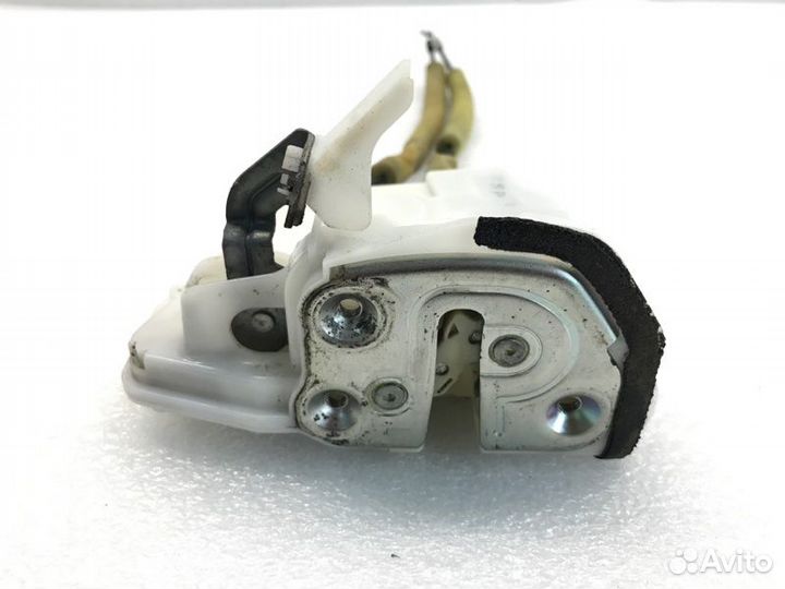 Замок двери задний левый Mazda 3Bl седан 1.6 2011