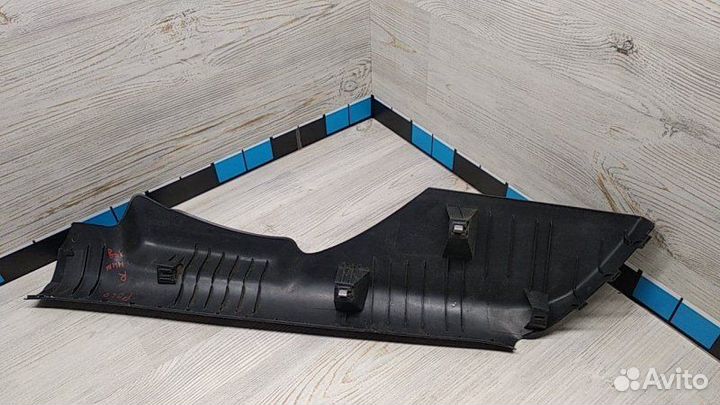 Обшивка стойки задняя правая Volkswagen Polo седан