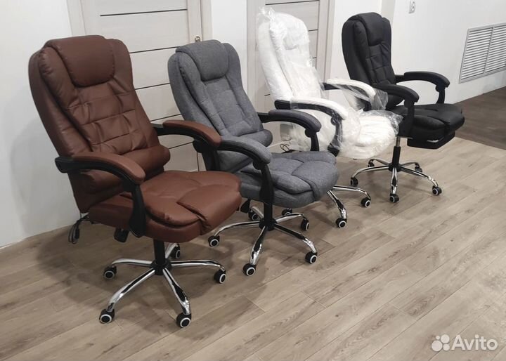 Офисное кресло руководителя