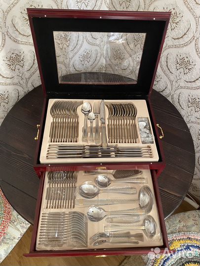 Набор столовых приборов на 12 персон