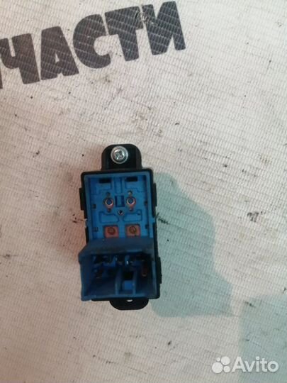 Кнопка стеклоподъемника Kia Rio 3