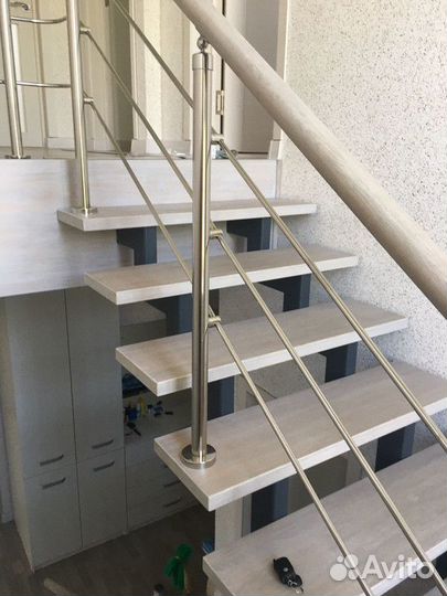 Межэтажная лестница / Лестница деревянная