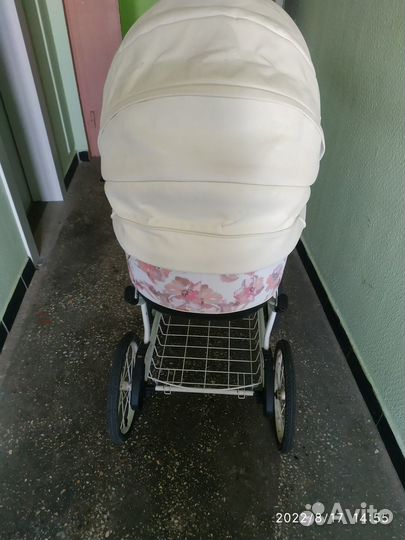 Коляска в ретро стиле 2 в 1 (Белая Экокожа)