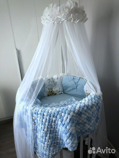 Детская кроватка круглая овальная с маятником