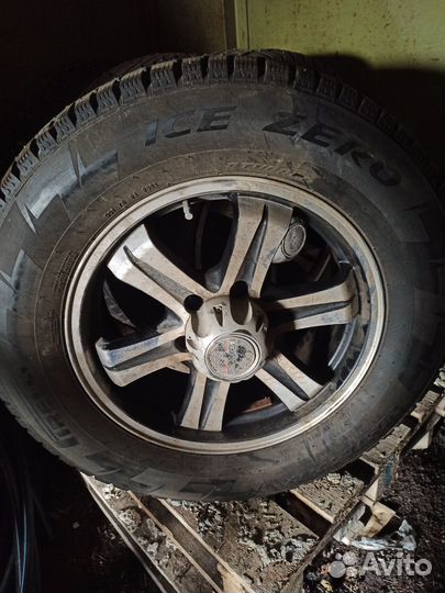 Pirelli Ice Zero 235/65 R17 108T