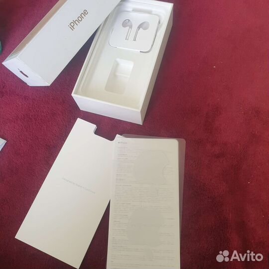 Коробка от iPhone 7 plus gold 128