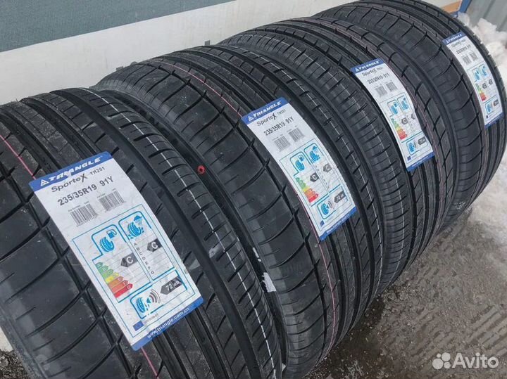 Triangle Sports TH201 235/35 R19 91Y