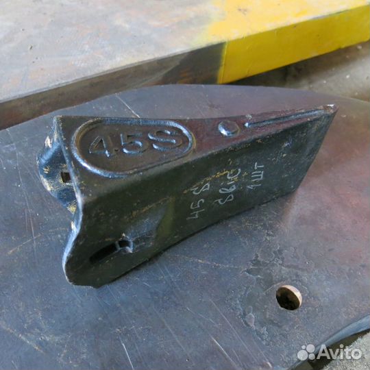 Коронка 45S ковша экскаватора Hitachi