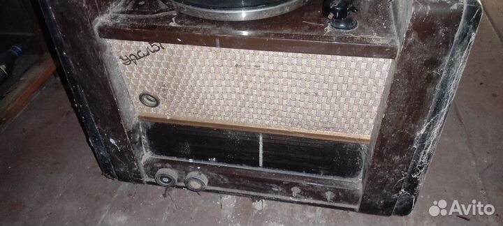 Магнитофон с пластинками