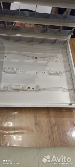 Светильник потолочный на 4 люминесцентные лампы