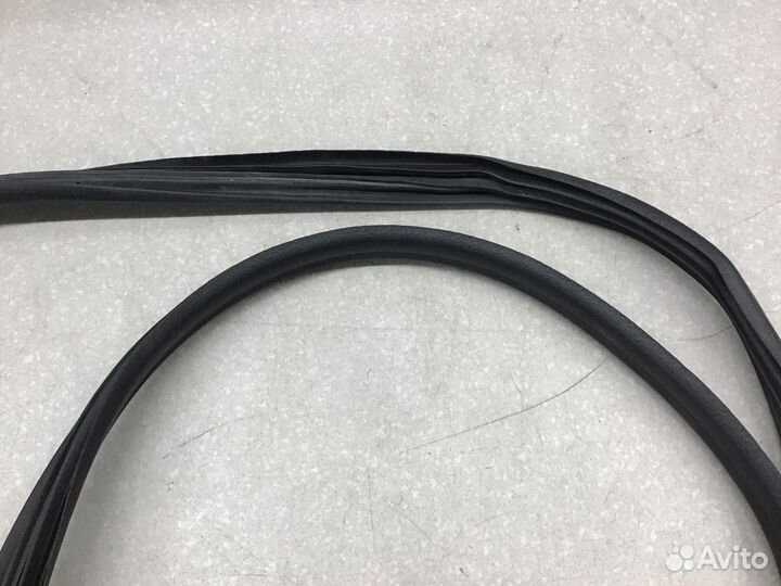 Уплотнитель двери Renault Duster I 2012-2021