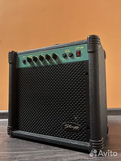 Басовый комбоусилитель stagg 40BA