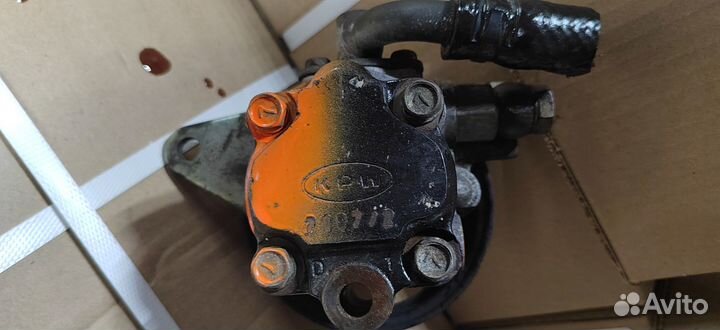 Насос гур Kia Carens