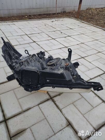 Фара левая Тойота Ленд круизер 200