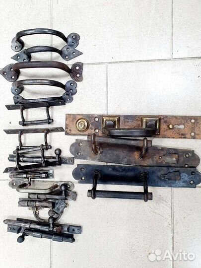 Старинные дверные ручки, засовы