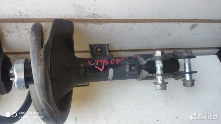 Амортизаторная стойка передняя левая Mitsubishi