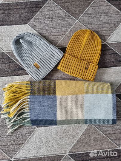 Женский шарф+2 шапки