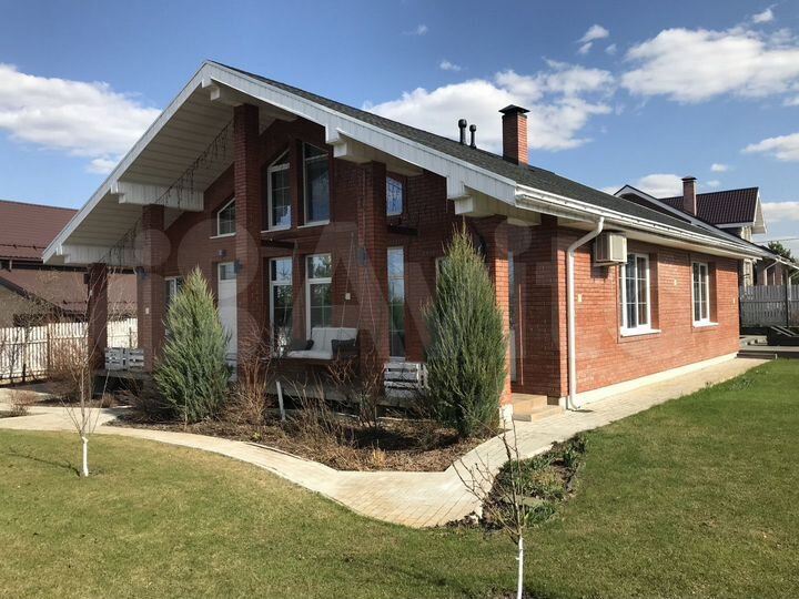 Коттедж 172,1 м² на участке 10 сот.