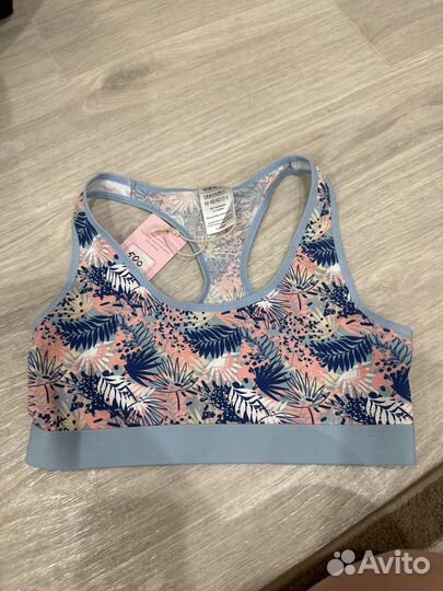 Спортивный топ новый