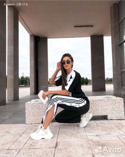 Спортивный костюм женский