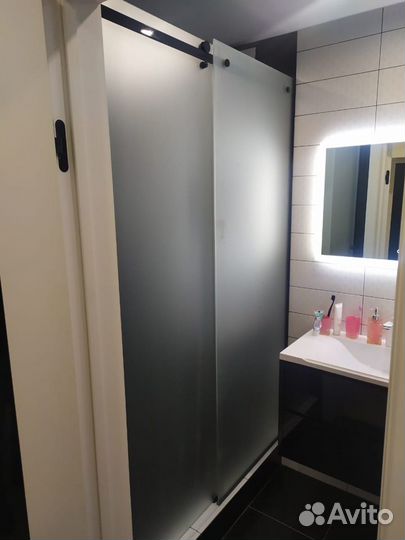 Душевые стеклянные перегородки, ограждения, кабины