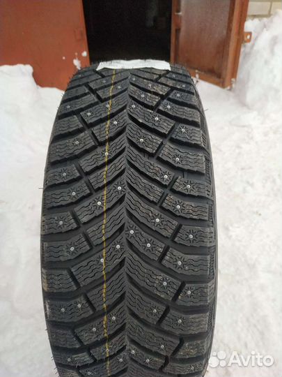 Michelin X-Ice North 4 205/55 R16 94T
