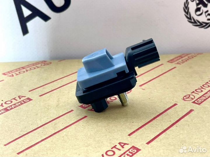 Датчик передний правый Lexus Es 7 2019