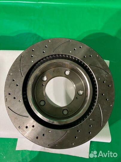 Передние тормозные диски Toyota Land Cruiser 200