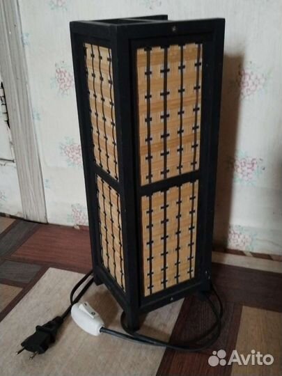 Светильник настольный