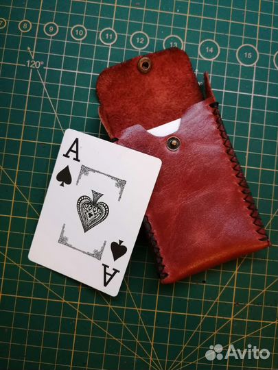 Кожаный чехол для игральных карт