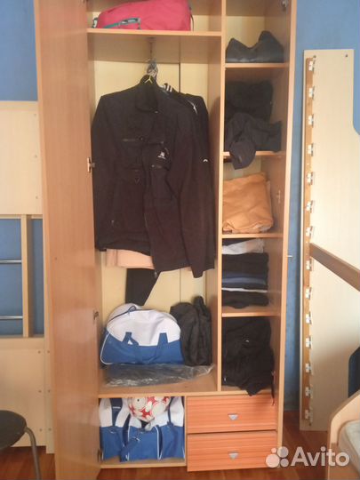 Стол письменный,шкаф и две кровати с матрасами