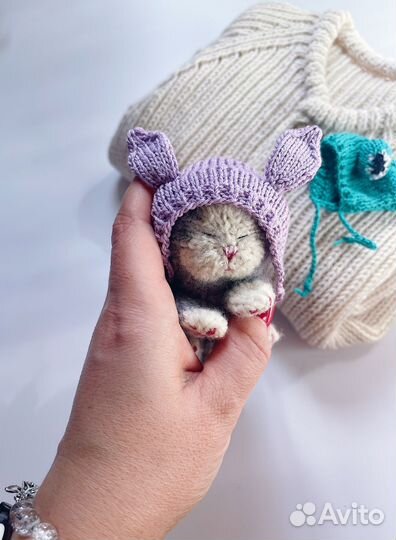 Игрушка спящий котенок