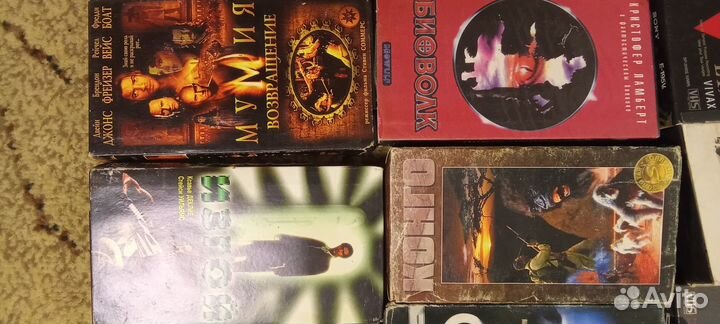 Видеокассеты и двд с фильмами