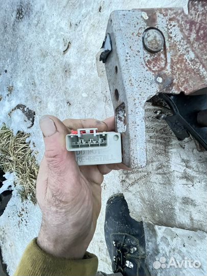 Педаль тормоза