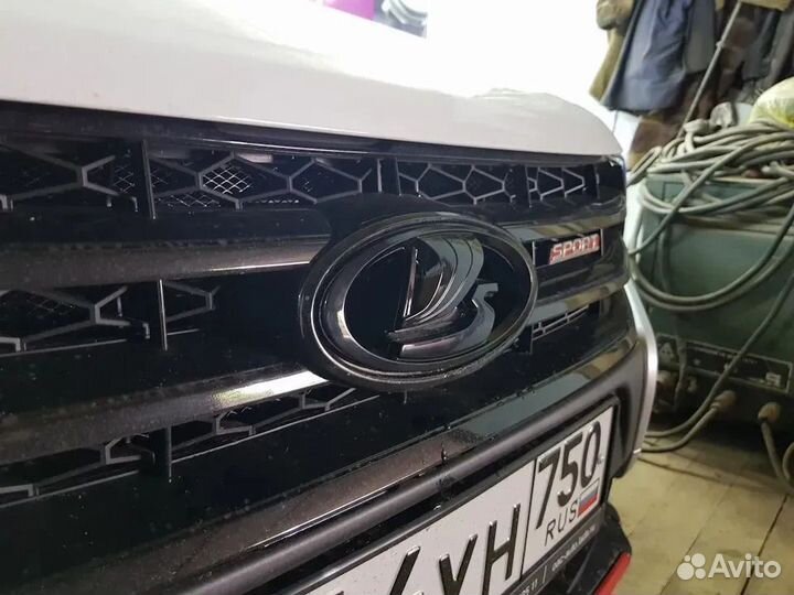 Эмблема решетки Лада Веста Vesta Granta FL X-ray