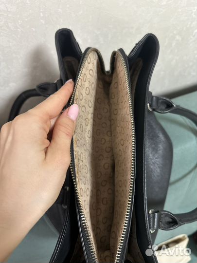Продам сумку женскую Guess оригинал