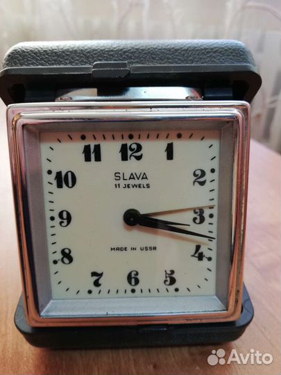 Часы-будильник дорожные Slava, СССР