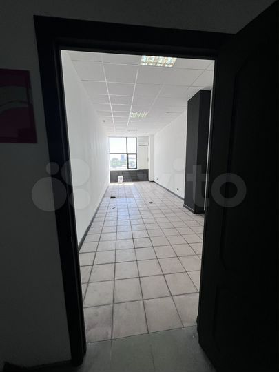 Офис, 26,5м2, бц Кавказ, ул.Одесская 48