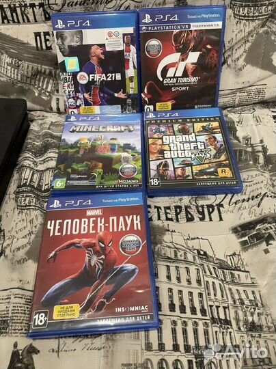 Продаю ps 4. 5 игр, оригинал + 2 джойстика