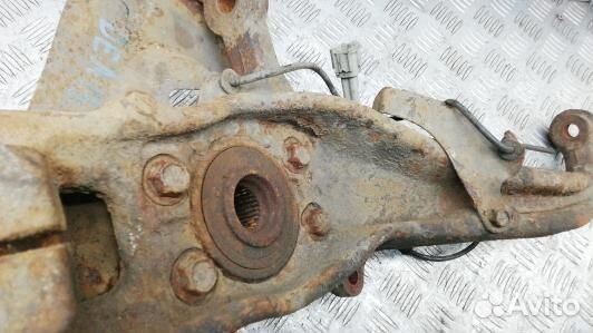 Ступица передняя правая nissan navara D40 (DEA13N9