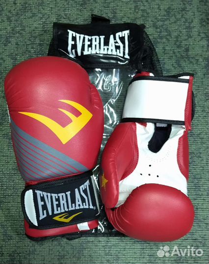Боксерские перчатки