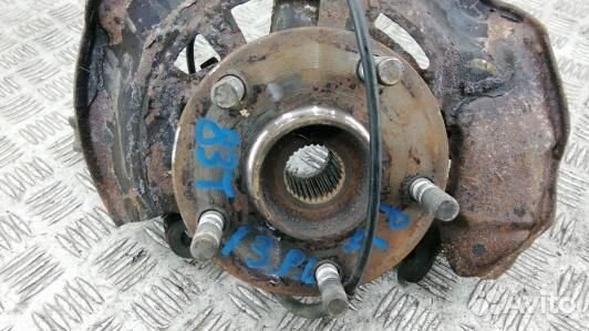 Ступица передняя левая toyota avensis T27 (83T13K9